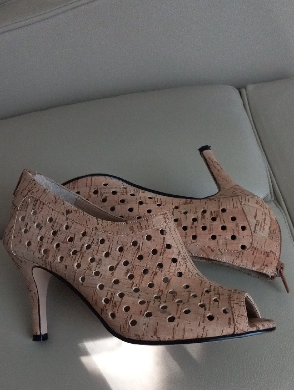 Women’s Nude Peep-Toe Perforated Cork Heels Size 8M